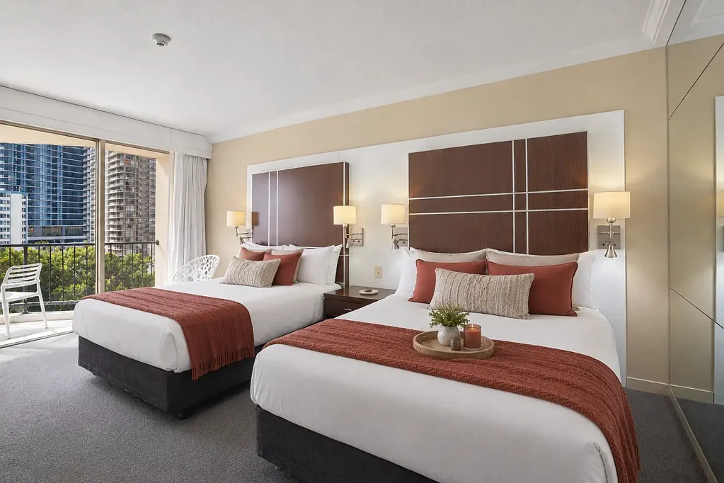 Surfers Paradise 2房  Two Side-by-Side Investment Apartments with Beach View