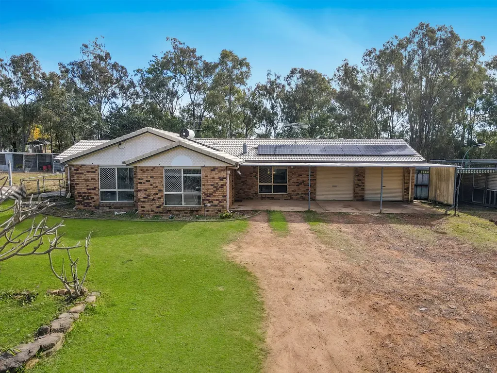 Kensington Grove 4 Bedroom Your Acreage Lifestyle Awaits!