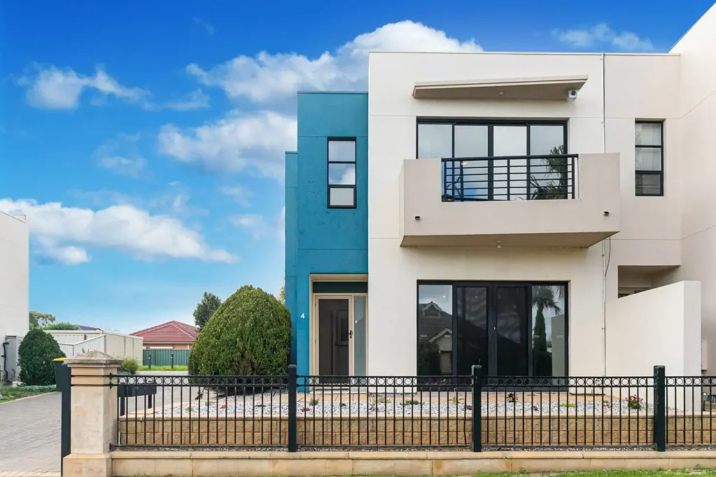 Modern 3-Bedroom Townhouse for Rent in Mawson Lakes