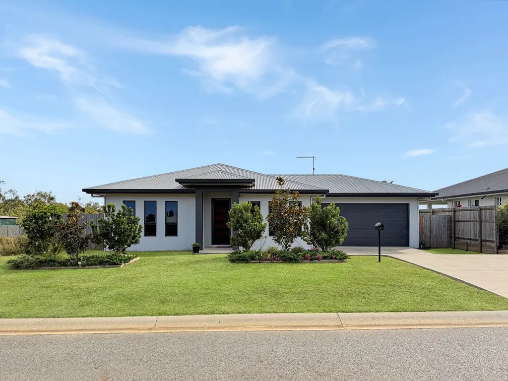 Mareeba 4ਬੈੱਡਰੂਮ Modern Family Home + Backyard Oasis on 903m² + No Rear Neighbours!