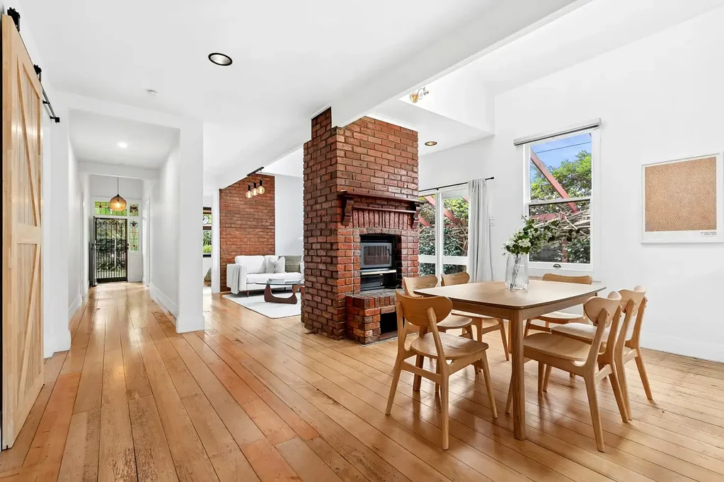 Geelong 4Zimmer Timeless Elegance in a Coveted Waterfront Precinct