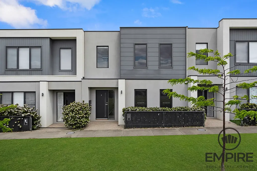3 Parapet Lane, Clyde North, VIC 3978