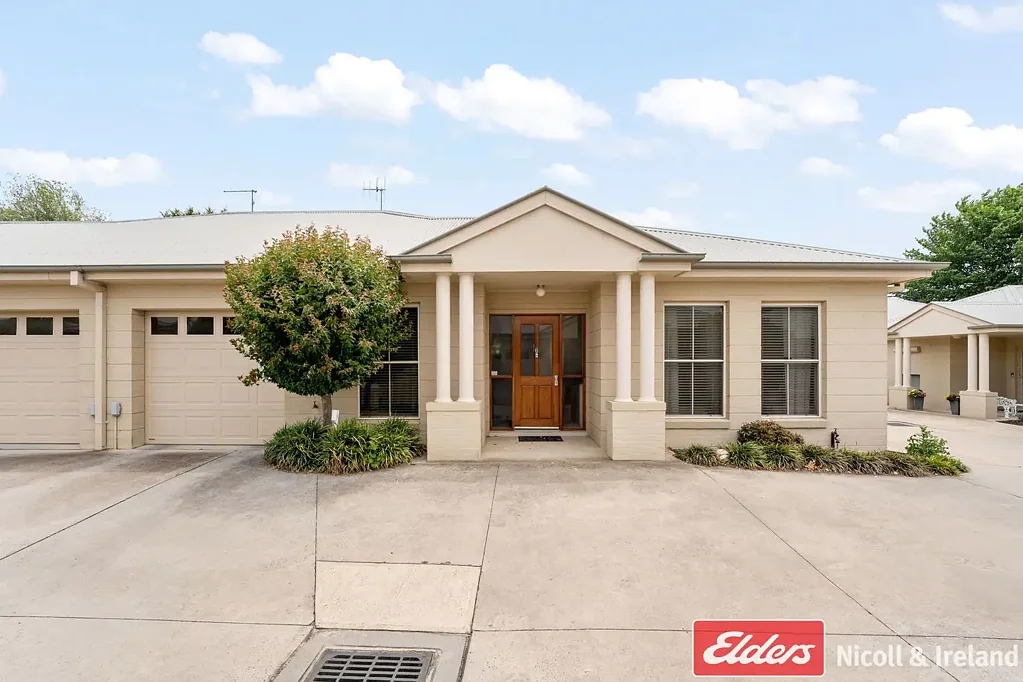 Bathurst 3 Slaapkamer SPACIOUS & CENTRAL LIVING AT "THE MAPLES"