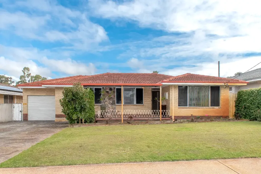 Dianella 3房  WELL PRESENTED 3 BEDROOM HOME on 726m2 of Land!