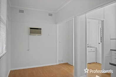 19 Macquarie Street, Mount Austin, NSW 2650, 2 phòng ngủ, 1 phòng tắm, House