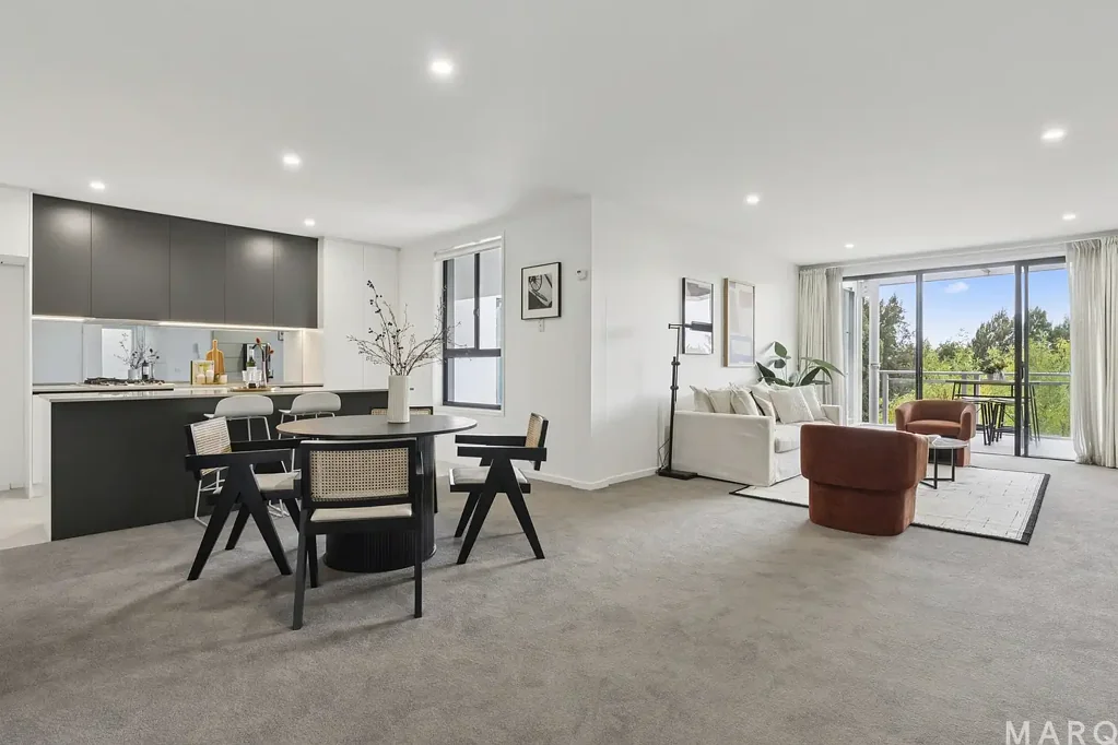 Kingston 2房  Stylish & Fully Upgraded – Contemporary Kingston Living！