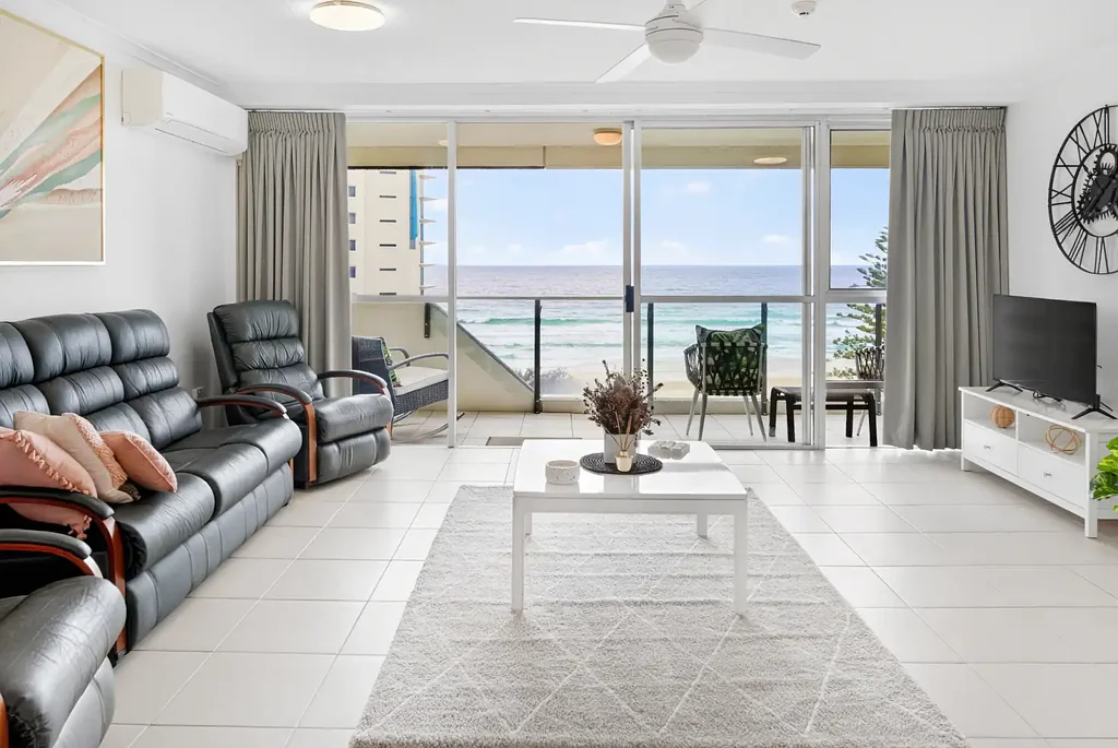 Surfers Paradise 1房  First home buyers, investors, downsizers - this one ticks all the boxes!