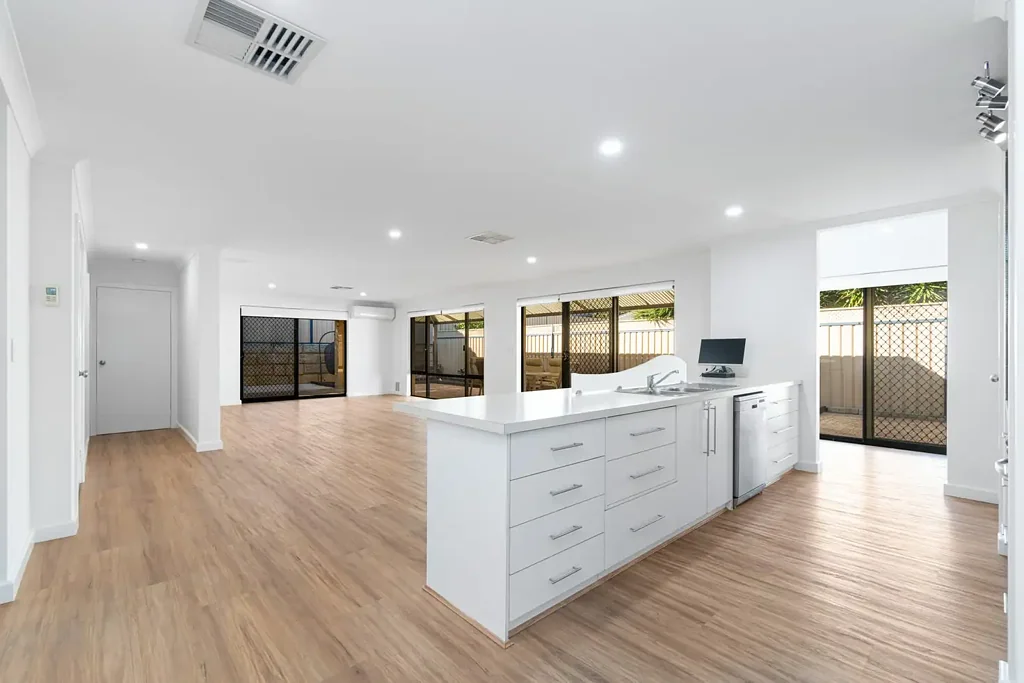 Tapping 3房  Spacious 3 Bed 2 Bathroom Family Home