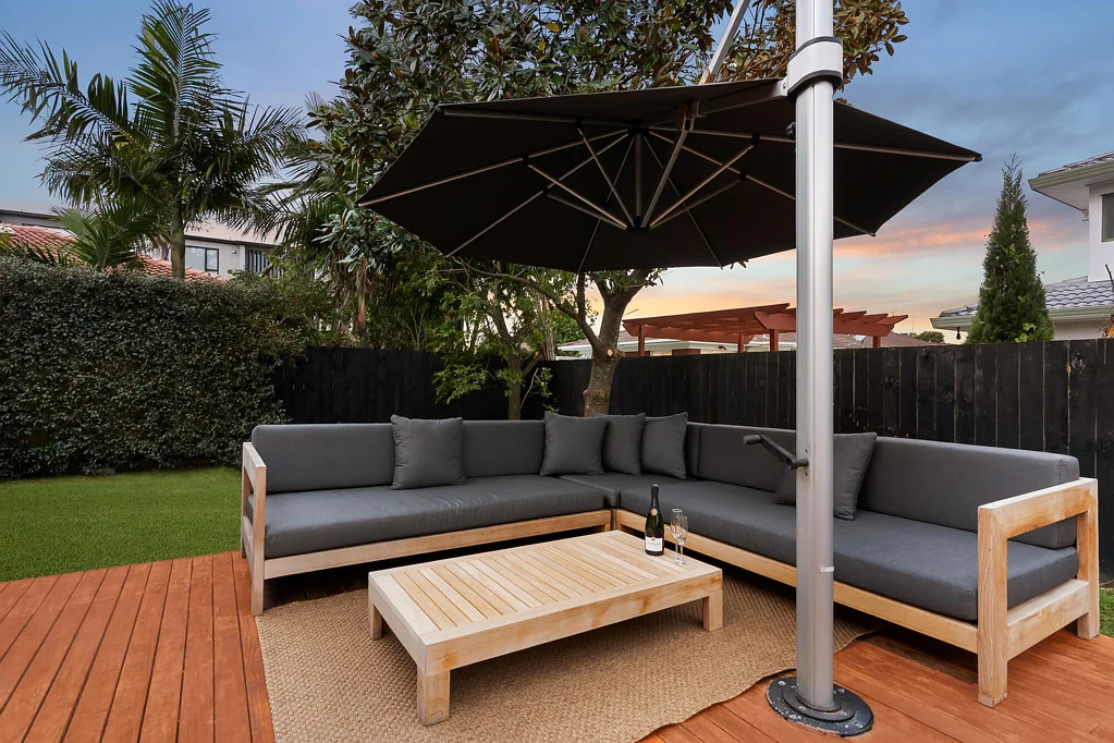 Takapuna 3બેડરૂમ TIMELESS CHARM PLUS DEVELOPMENT POTENTIAL