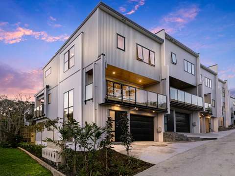 Mairangi Bay 4房  Brand New Swish with an Inter-Level Lift