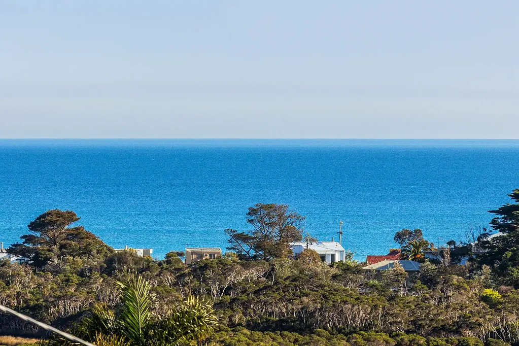 Mount Martha 4 Bedroom ARCHITECTURAL COASTAL SANCTUARY WITH BAY & ESTUARY VIEWS