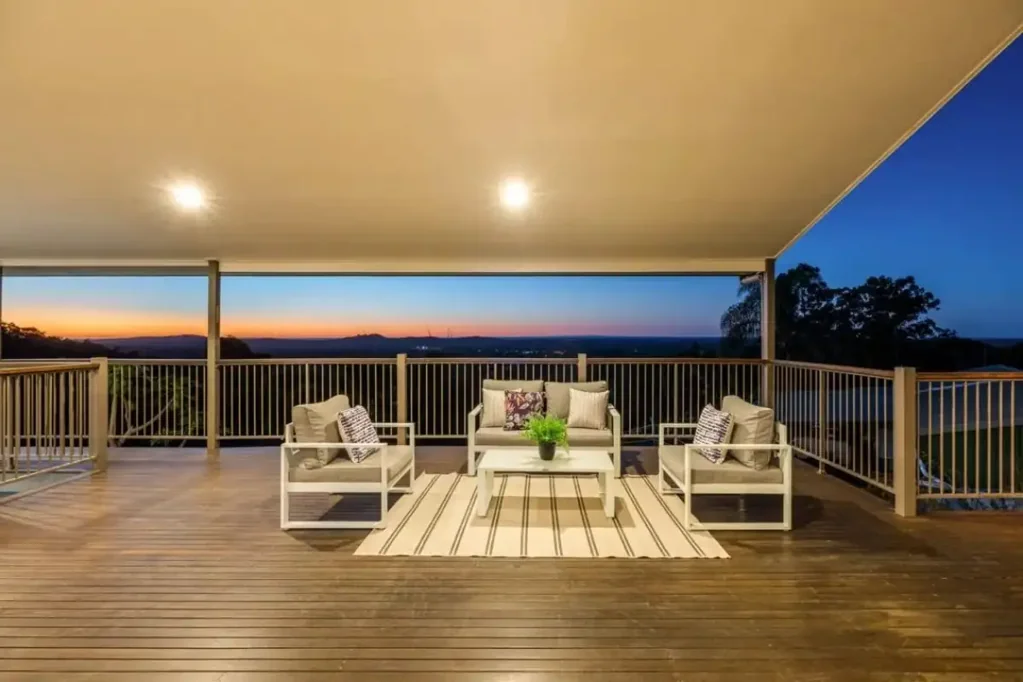 Landsborough 4Zimmer Look no further; you can see forever!