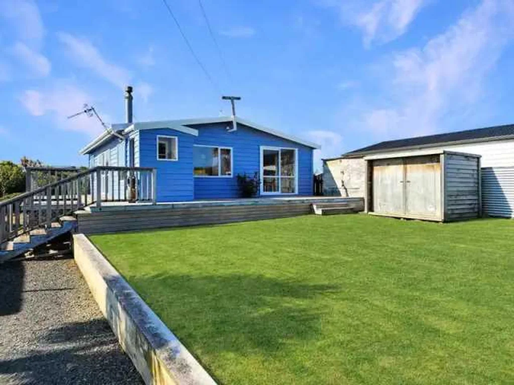 Thornbury 2 Bedroom Riverton - crib by the beach