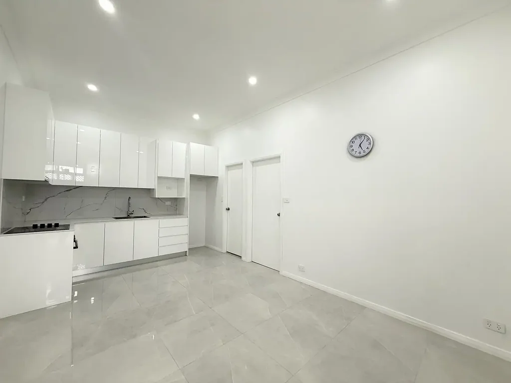 Two-Bedroom Granny Flat with Private Courtyard - Bills included