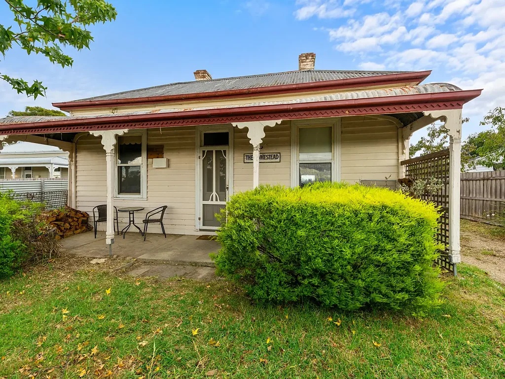 East Bairnsdale 4ਬੈੱਡਰੂਮ CHARACTER AND CHARM