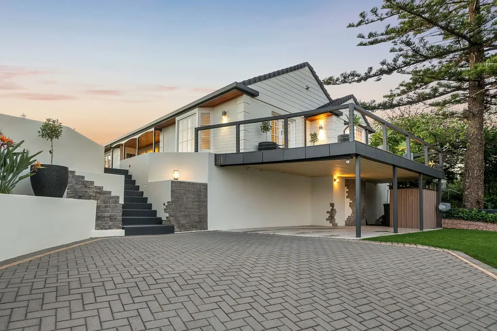 West Beach 6ਬੈੱਡਰੂਮ A Unique Dual-Living Coastal Sanctuary – Space, Flexibility & Exceptional Lifestyle Appeal