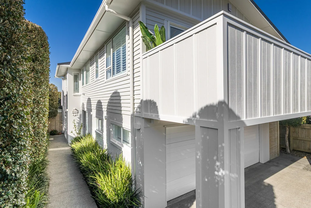 Orewa 4 Slaapkamer Showpiece renovation in an unbeatable location