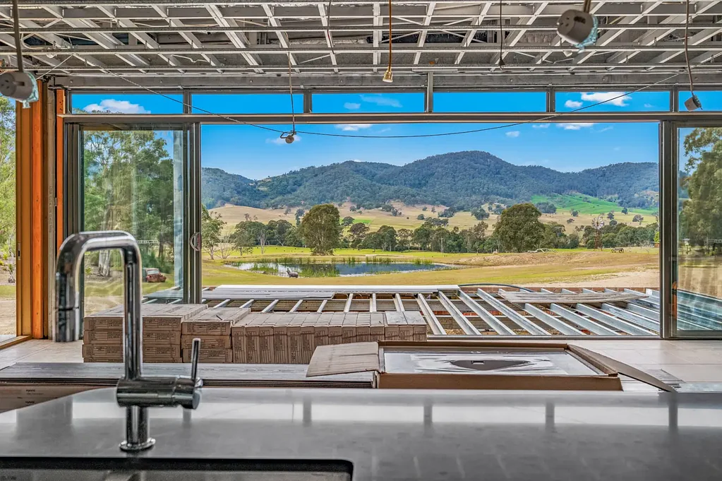 Gloucester  Location, Lifestyle & Views