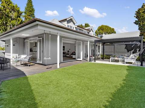 Remuera 5部屋 Bigger - Newer - Better.  Built in 2009.