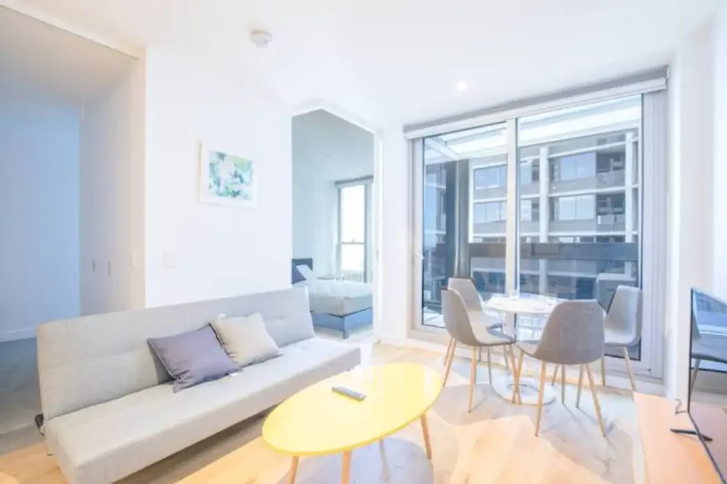 2BR nearby Southern Cross Station