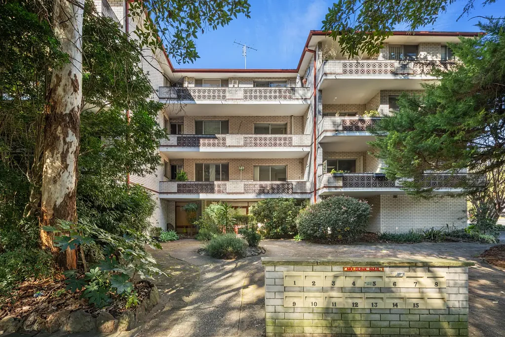 Mortdale 2 Slaapkamer North-Facing Apartment with Park Outlook