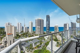 76/15-21 Breaker Street, Main Beach