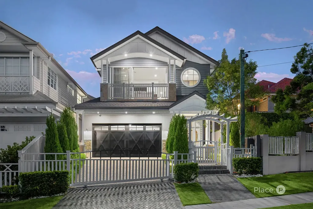 42 Brooks Street, Camp Hill, QLD 4152