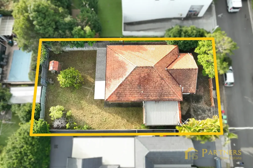 Strathfield South 3chambre Live In or Develop | Prime Opportunity on a Generous Block