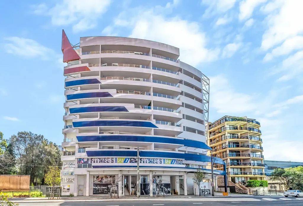 Clean & Modern Apartment in Heart of Bankstown