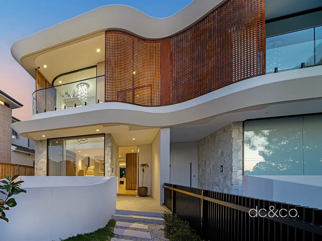 Abbotsford 4ห้องนอน Waterside luxury reimagined in Abbotsford's exclusive enclave