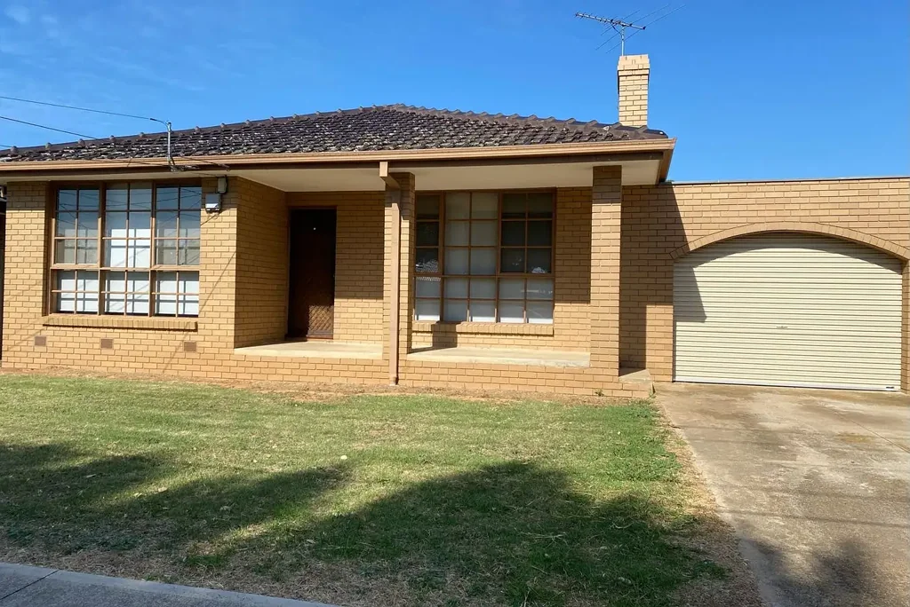 Low Maintenance Home in Prime Location! APPLICATIONS NOW OPE
