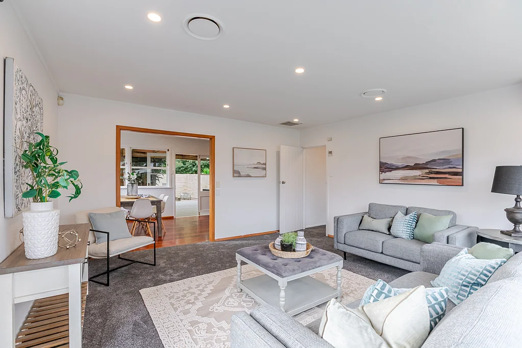 Paraparaumu Beach 4 Bedroom From Drab to Fab!