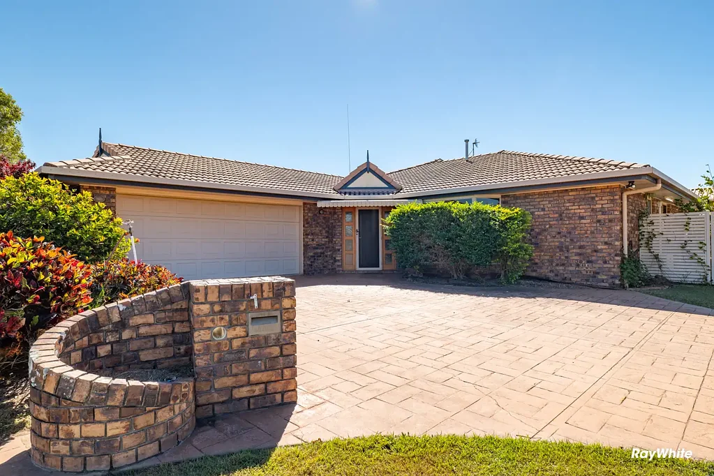 Spacious Family Living with a Pool!