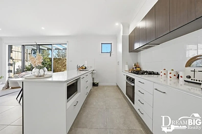 5 Wacol Glade, Riverstone, NSW 2765, 4 habitaciones, 2 baños, Townhouse