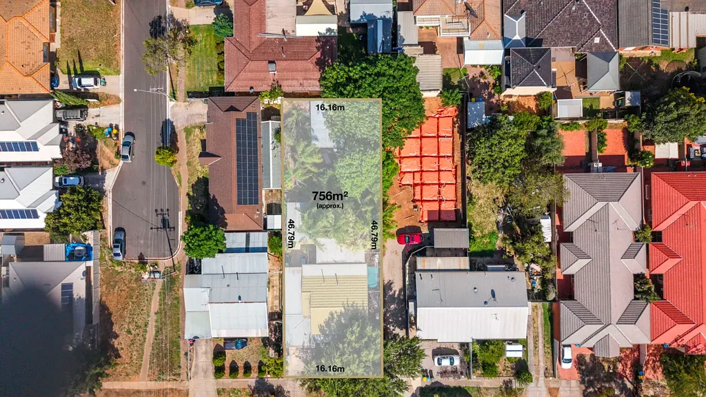 Klemzig 3房  Large 756 Sqm Block ~ Development Potential in Prime Location!