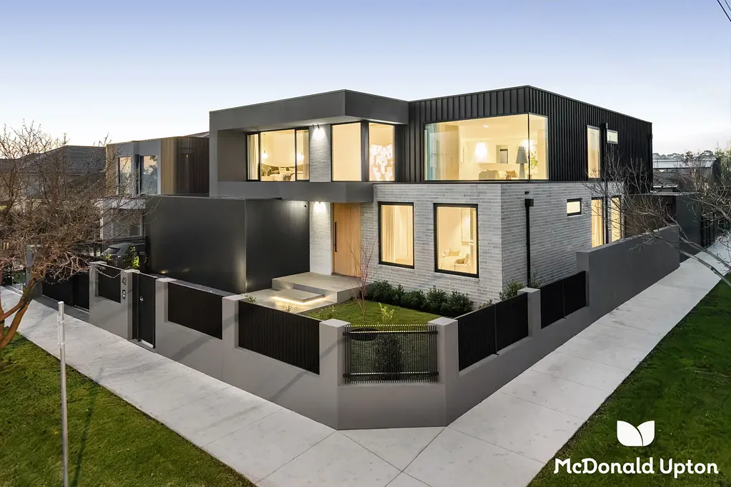 Essendon 5Phòng ngủ Expressions of Interest Closing Thursday August 13th at 5:00pm unless sold prior