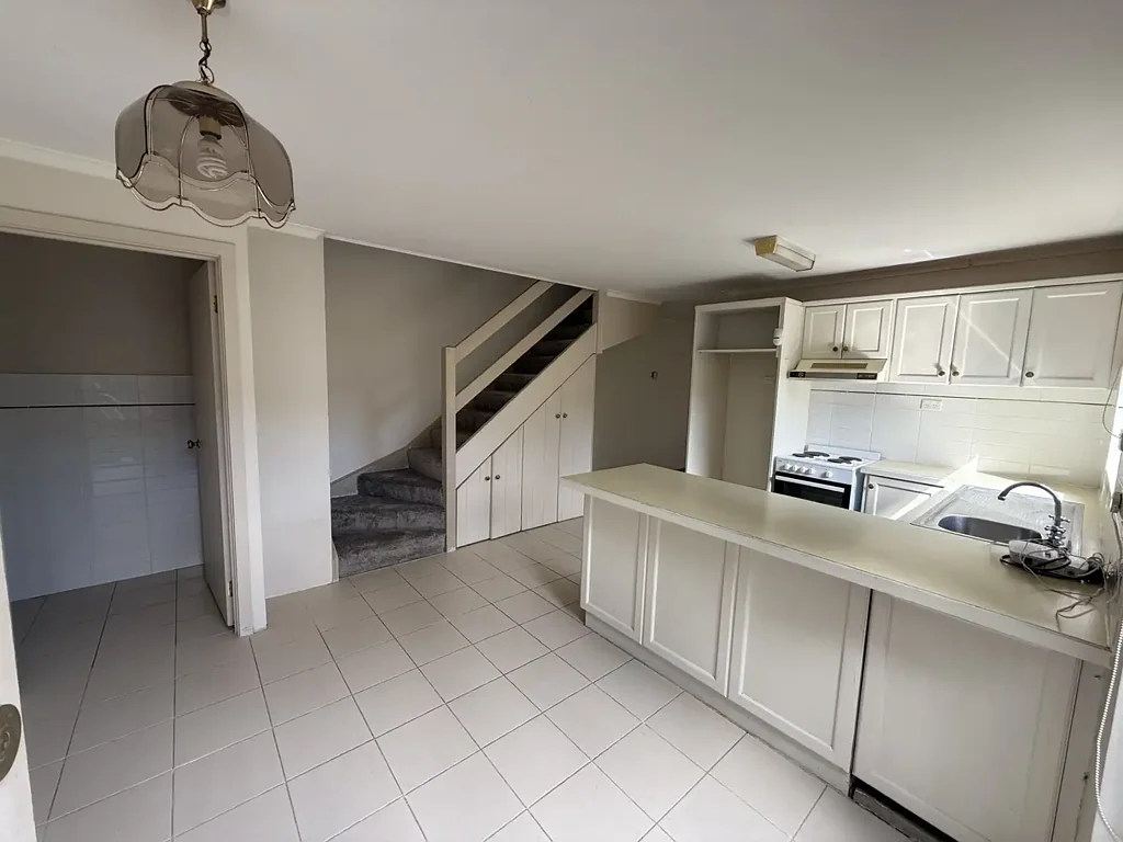 Comfortable townhouse close to City.