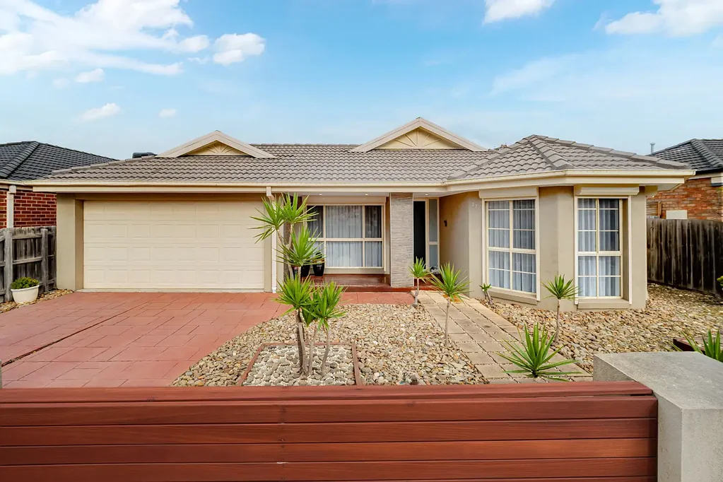 Roxburgh Park 4Zimmer Beautifully Renovated Family Haven in a Prime Location