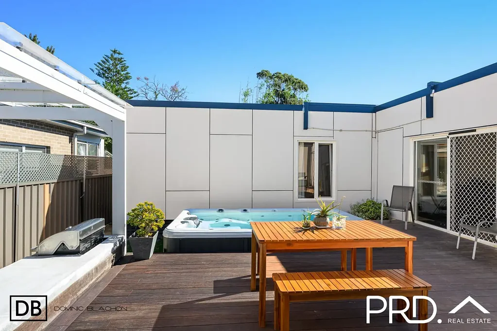 East Hills 5 Slaapkamer Fully Renovated Family Entertainer with Incredible Flexibility & Parking