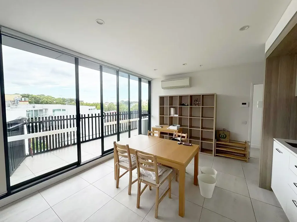 Stunning Modern 2-Bedroom Unit in the Heart of Carlton - A Must-See!