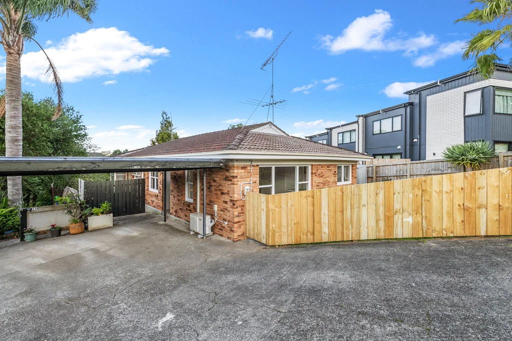 Two bedroom unit in Howick