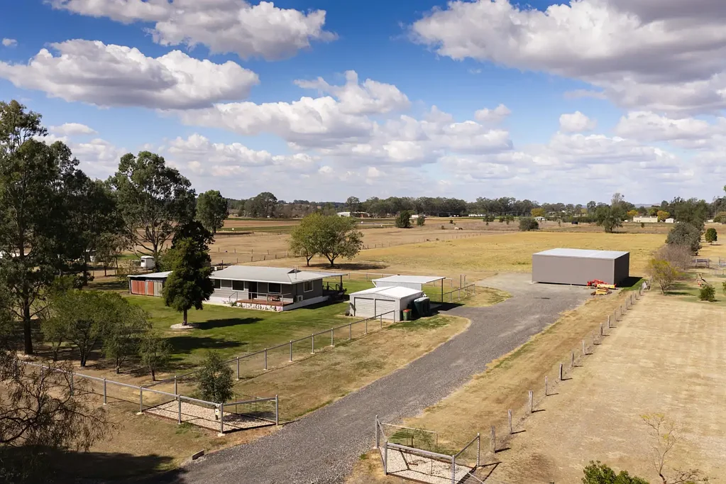 Helidon 3房 宽敞空间、多功能棚屋与优越地段的理想生活方式 Space, Sheds & Lifestyle in an Outstanding Location