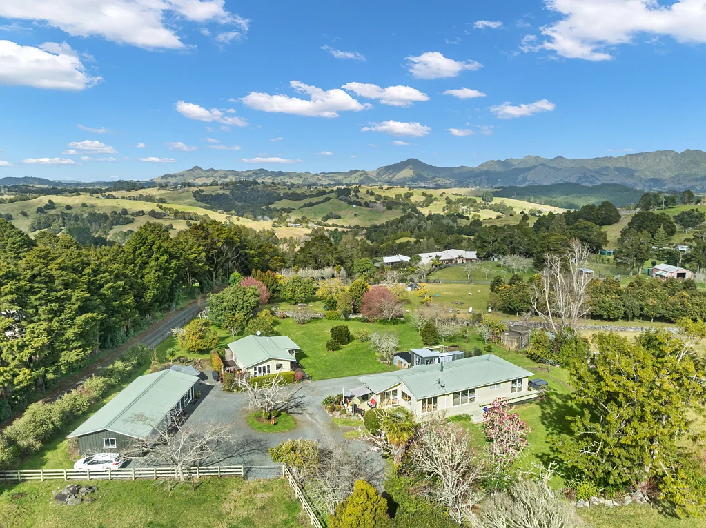 Maungatapere 5 Bedroom PRIVATE,  PEACEFUL AND PRODUCTIVE