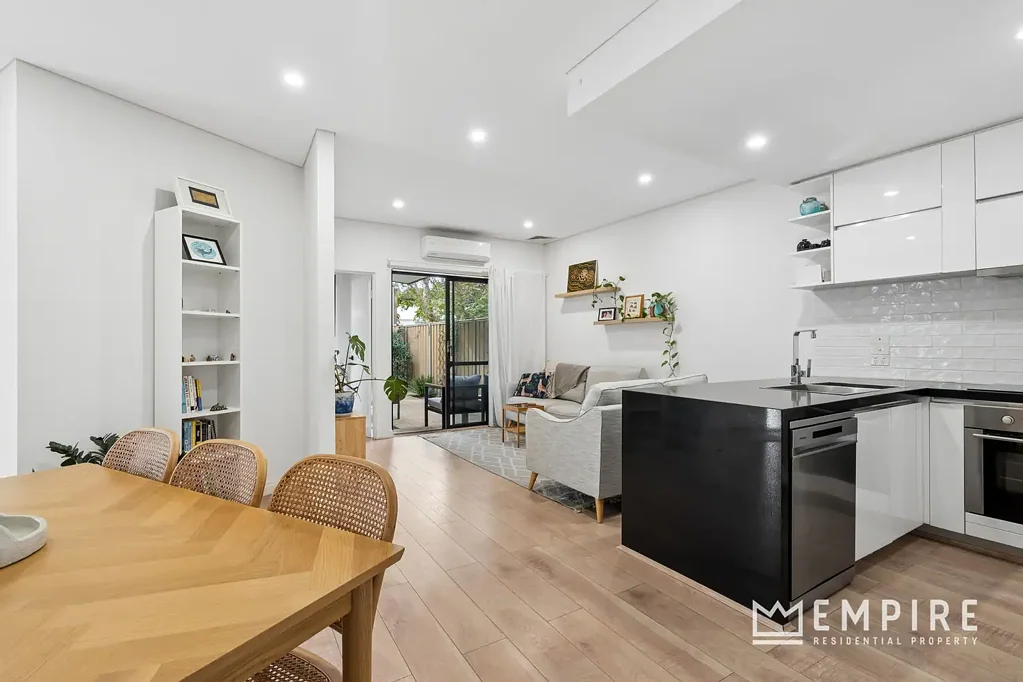 Spearwood 2 Slaapkamer Contemporary Easy-Care Living!
