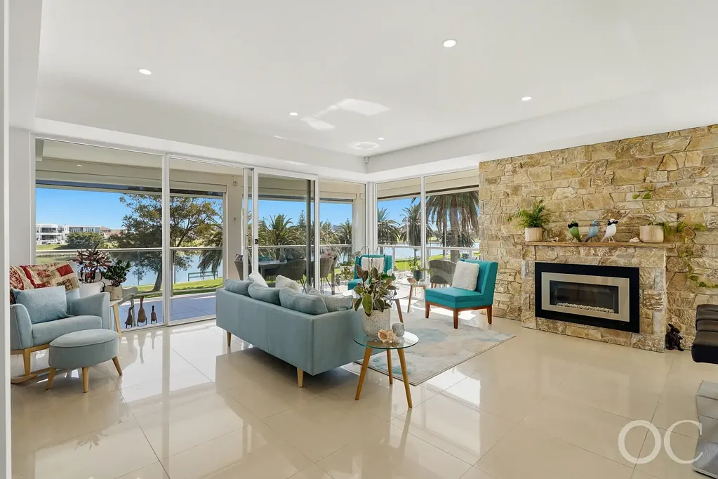 2/24 Adelphi Terrace, Glenelg North, SA 5045