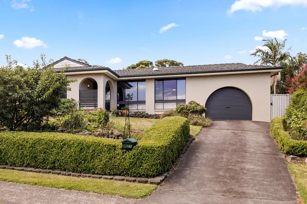 52 Barnes Crescent, Menai, NSW 2234