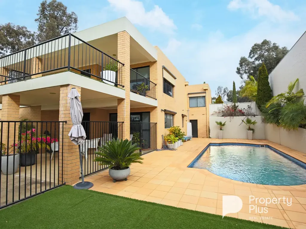6 Knox Court, Kennington, VIC 3550
