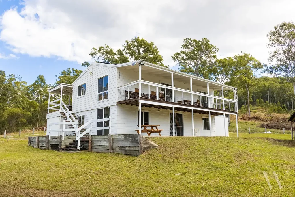 Wolvi 4房  PRIVATE 312-ACRE RETREAT WITH THREE SHEDS, RENOVATED HOME AND ENDLESS ADVENTURE