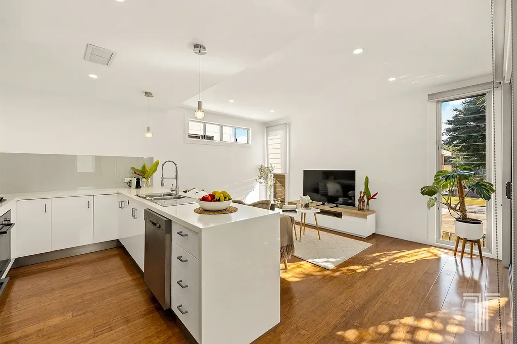 Holland Park West 3 Bedroom A Leading Rolle in Low-Maintenance Living.