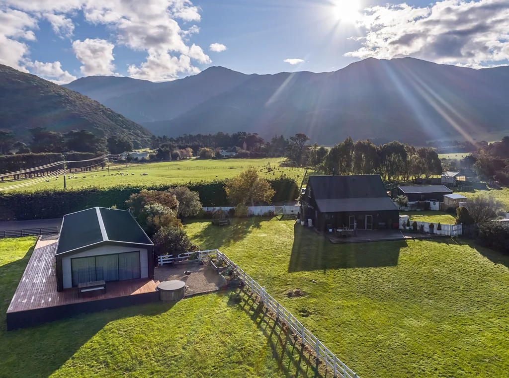Featherston 7ਬੈੱਡਰੂਮ Escape the ordinary - 52 Cross Creek Road